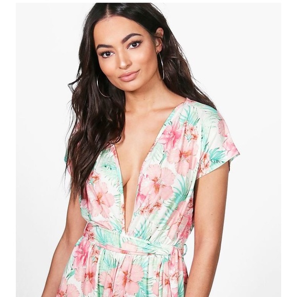 Boohoo Dresses & Skirts - Boohoo Hawaiian wrap playsuit.